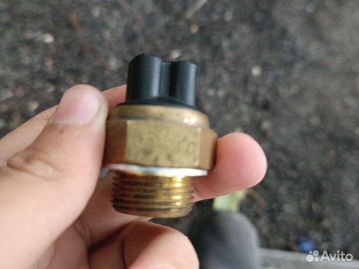 Датчик температуры охлаждающей жидкости