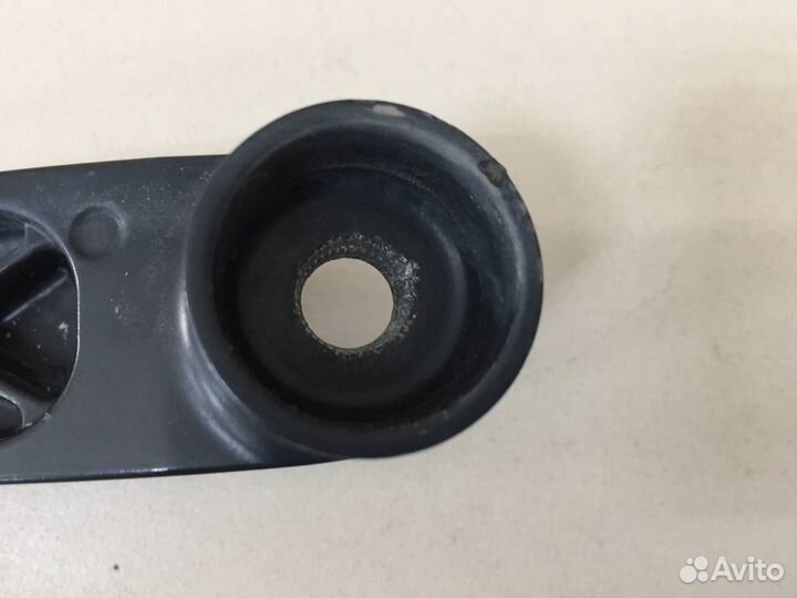 Поводок стеклоочистителя передний левый Kia Rio 3