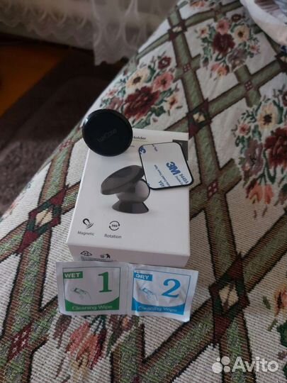 Автомобильный магнитный держатель