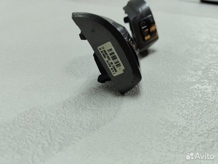 Кнопки на руль Opel Astra Z18XE 2008