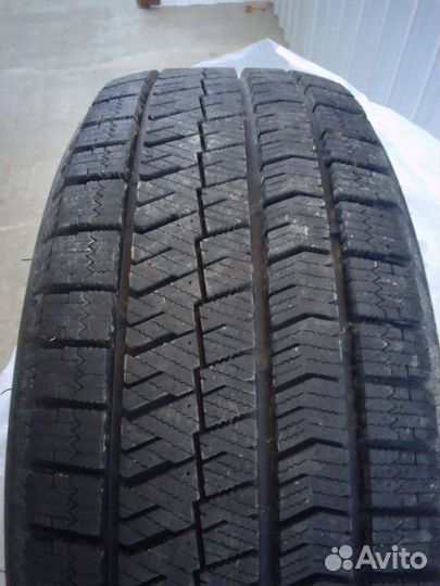 Bridgestone Alenza 001 215/60 R17 100