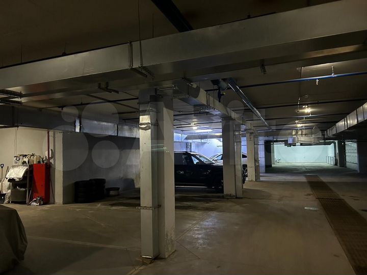 Машиноместо, 13 м²