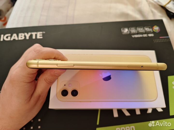 iPhone 11, 64 ГБ