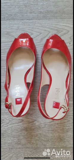 Босоножки женские