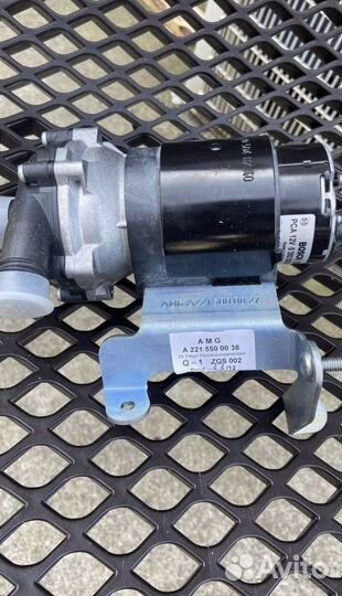 Водяной насос w(221), (w204) AMG