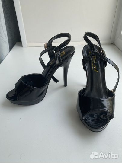 Босоножки женские