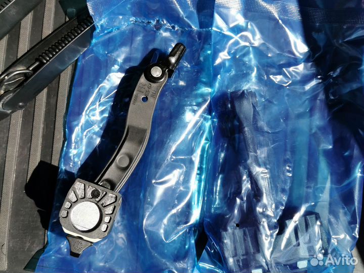 Ограничители передних дверей Веста