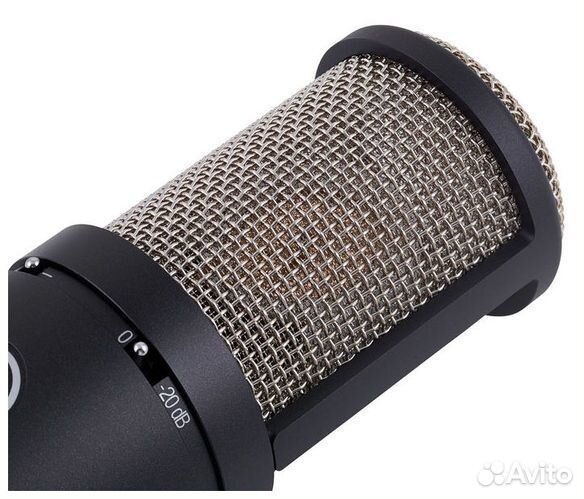Микрофон AKG P220