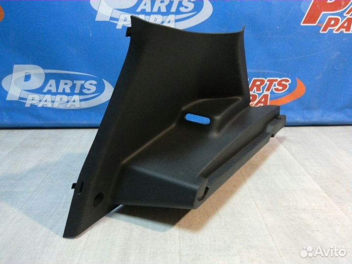 Обшивка стойки задняя правая Renault Sandero 1 1.6