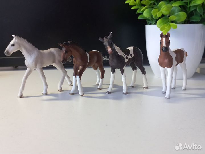 Фигурки лошадей schleich