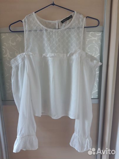 Белый топ Bershka