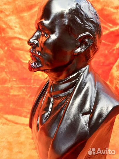 Бюст чугунный.В.И.ленин
