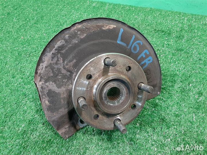 Кулак передний правый Mitsubishi Space Star 2002