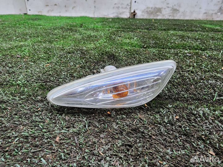 Повторитель в крыло левый Kia Ceed 2 JD 2012-2018