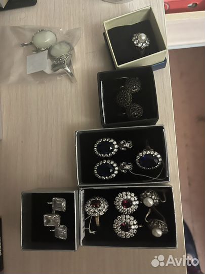 Бижутерия с камнями