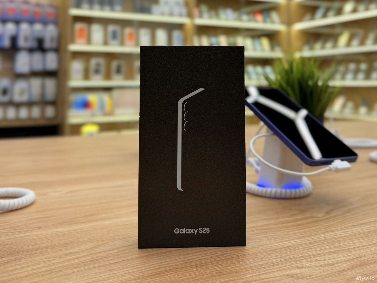 Samsung Galaxy S25, 12/256 ГБ, SIM + eSIM