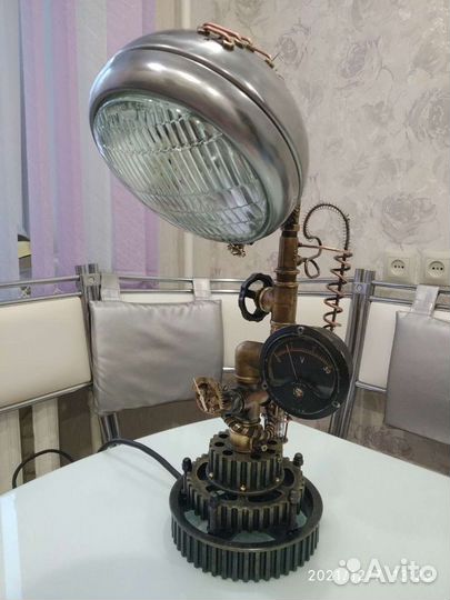 Лампа настольная