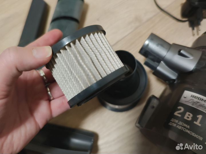 Пылесос вертикальный Redmond rv-ur374