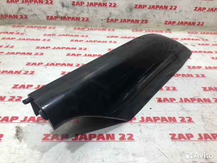 Крышка рейлинга задняя левая Toyota Land Cruiser