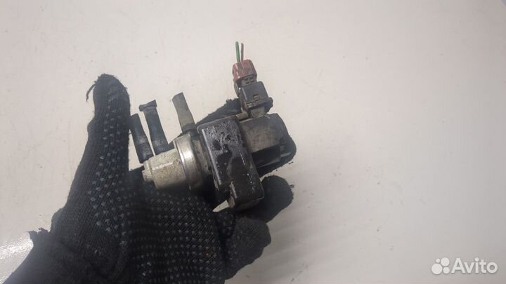 Клапан воздушный Nissan Navara, 2005