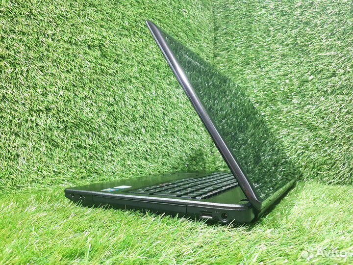 Lenovo G570 / Pentium / 4 Gb / Удобная клавиатура