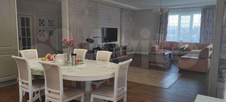 Дом 210 м² на участке 13,5 сот.