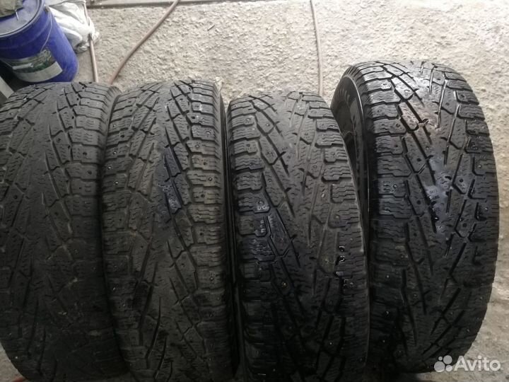 Nokian Tyres Hakkapeliitta LT2 285/75 R16 27J