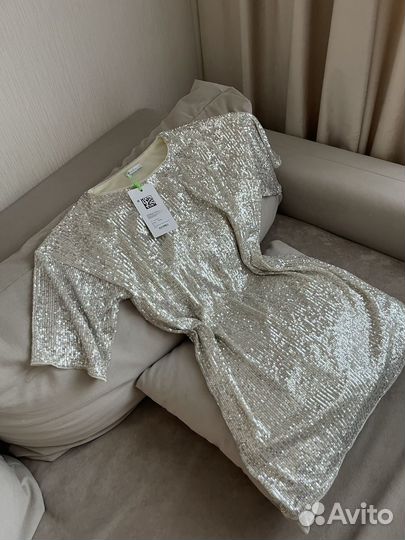 Платье в паетках