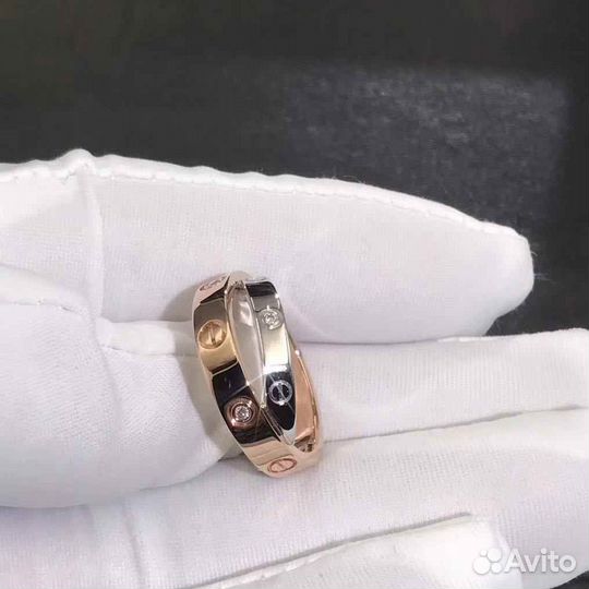Cartier кольцо Love 0.06ct