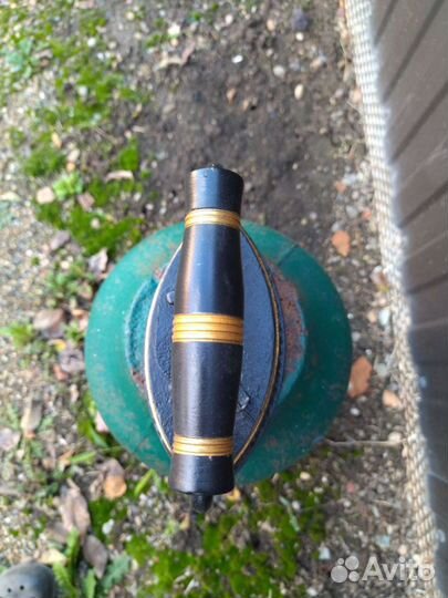 Чугунный утюг