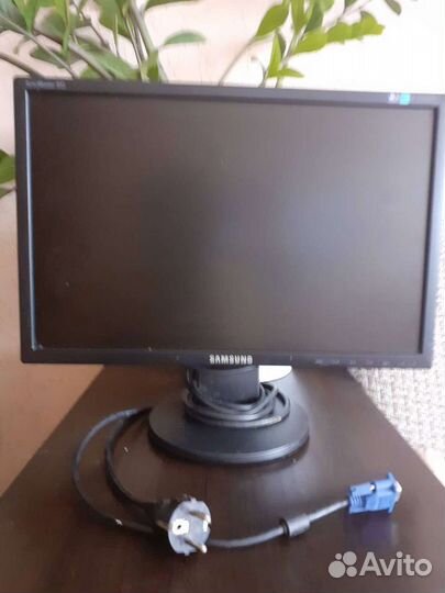 Монитор Samsung
