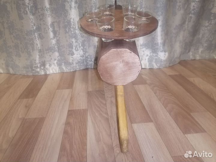 Подставка для бутылки и рюмок