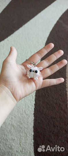 Зайчик из бисера (брелок)