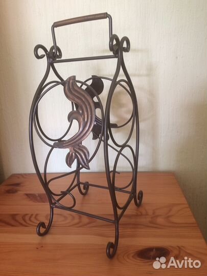 Кованная подставка для вина