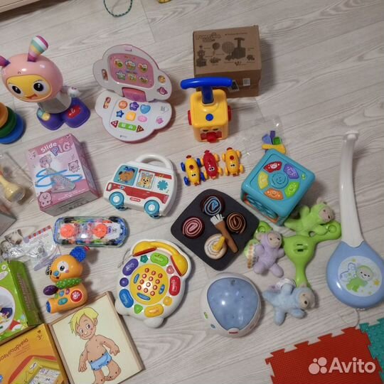 Развивающие игрушки интерактивные Fisher price