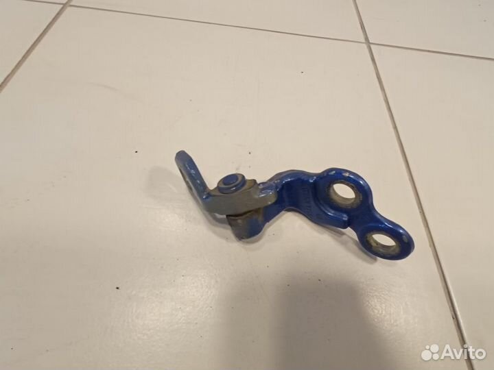 Петля двери задней правой верхняя Ford Focus 1 DNW