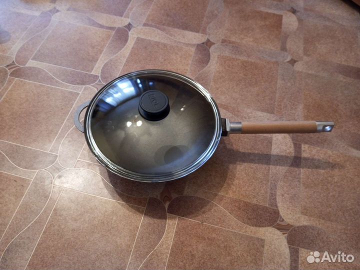 Чугунная сковорода вок