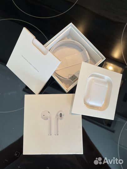 Наушники Apple Airpods 2 с беспроводной зарядкой