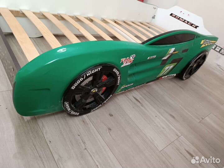 Детская кровать машинка с матрасом бу