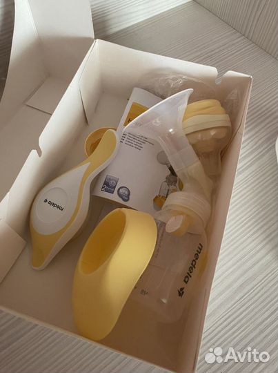 Молокоотсос medela ручной