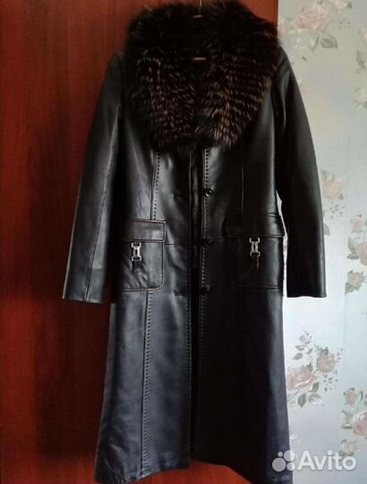 Кожаный плащ женский