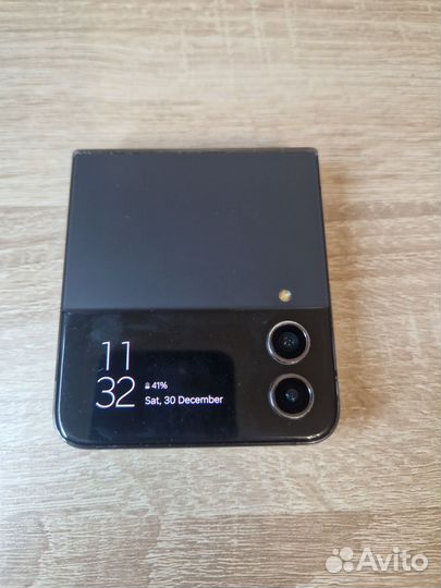 Samsung Galaxy Z Flip4, 8/256 ГБ