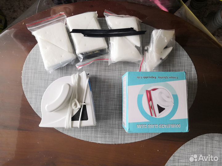 Магнитная щетка для окон