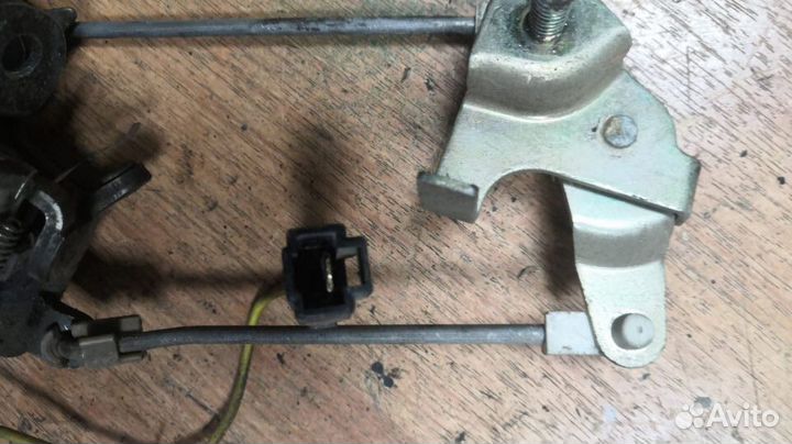 Замок личинка крышки багажника Mazda 626 GE FS