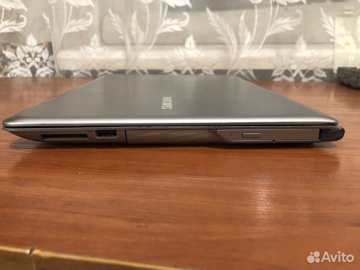 Ноутбук samsung i3