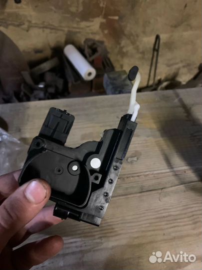 Актуатор замка двери Chevrolet Lacetti