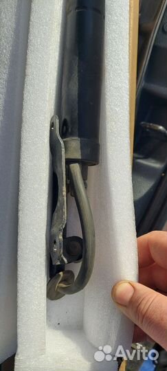 Амортизаторы крышки багажника toyota highlander