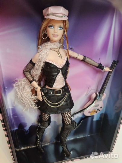 Barbie Hard Rock Cafe (тату, пирсинг в носу)