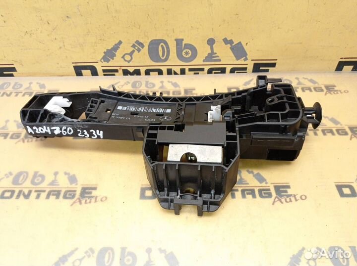 Кронштейн ручки двери передний левый Mercedes Glk