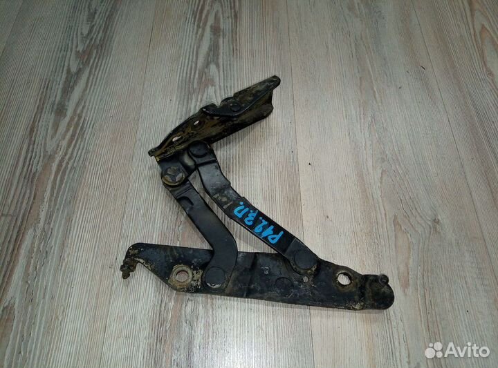 Петля крышки багажника Nissan primera P12 Прав